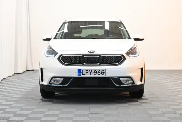 Valkoinen Maastoauto, Kia NIRO – LPV-966