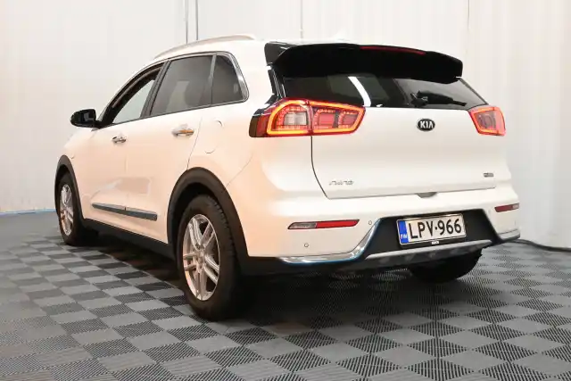 Valkoinen Maastoauto, Kia NIRO – LPV-966