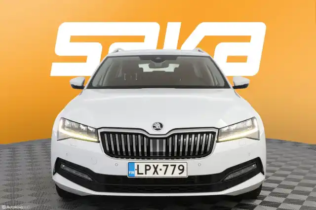 Valkoinen Farmari, Skoda Superb – LPX-779