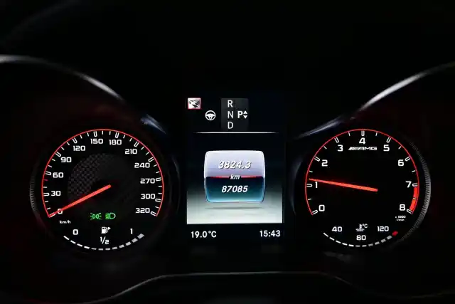 Musta Coupe, MERCEDES-BENZ C 63 AMG – LRB-370