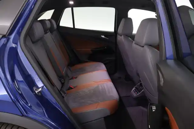 Sininen Maastoauto, Volkswagen ID.4 – LRB-620