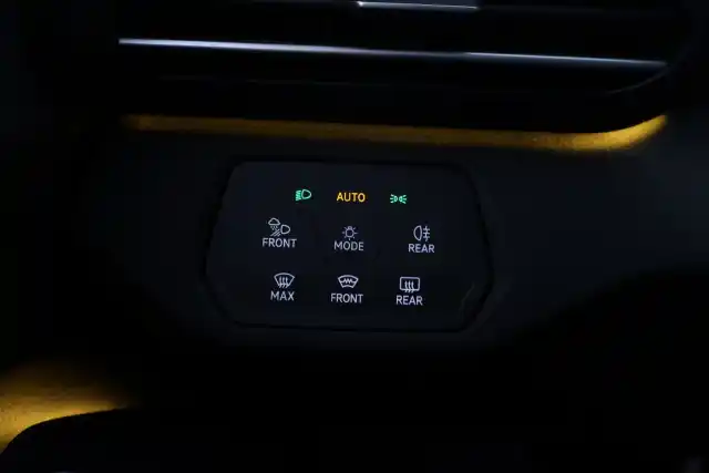 Sininen Maastoauto, Volkswagen ID.4 – LRB-620