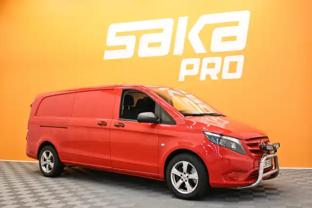 Punainen Pakettiauto, Mercedes-Benz Vito – LRB-936