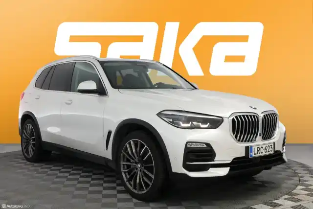 Valkoinen Maastoauto, BMW X5 – LRC-623