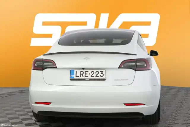 Valkoinen Sedan, Tesla Model 3 – LRE-223