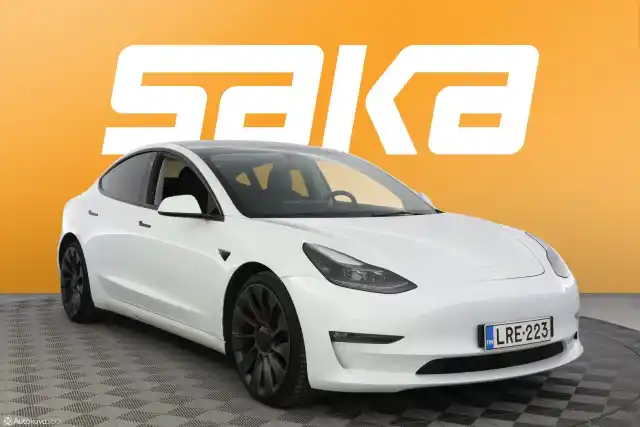 Valkoinen Sedan, Tesla Model 3 – LRE-223