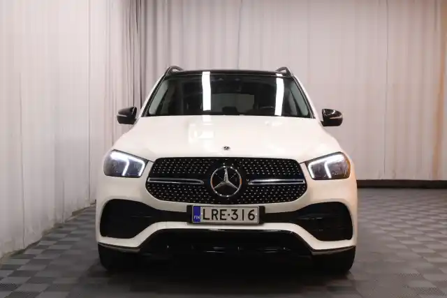 Valkoinen Maastoauto, Mercedes-Benz GLE – LRE-316