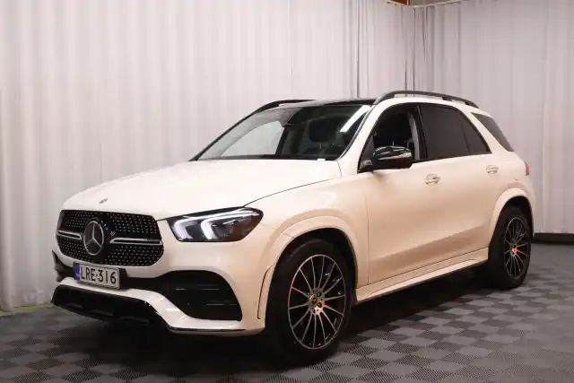 Valkoinen Maastoauto, Mercedes-Benz GLE – LRE-316