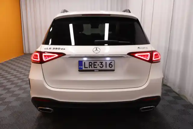 Valkoinen Maastoauto, Mercedes-Benz GLE – LRE-316