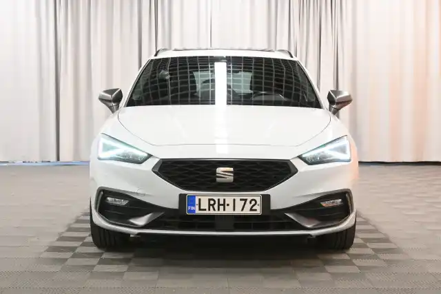 Valkoinen Farmari, Seat Leon – LRH-172