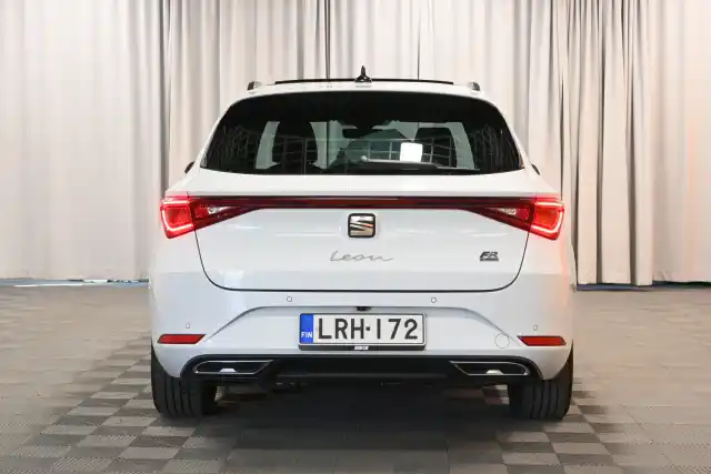 Valkoinen Farmari, Seat Leon – LRH-172