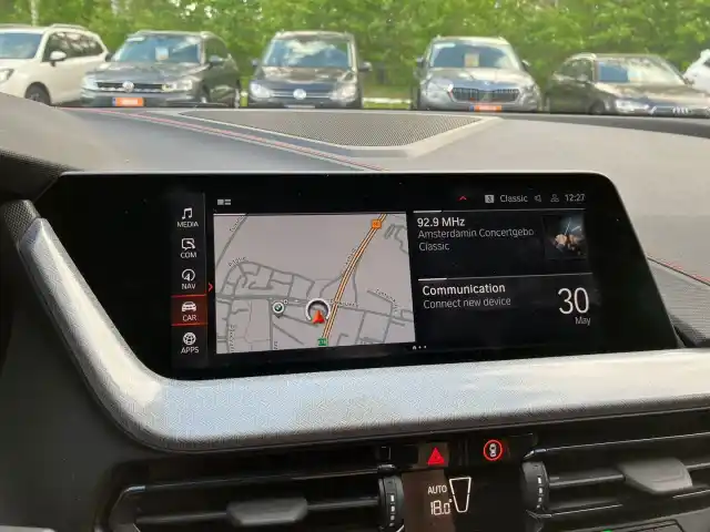 Valkoinen Viistoperä, BMW 118 – LRH-711
