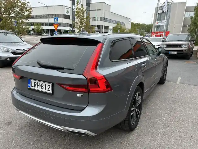 Harmaa Farmari, Volvo V90 Cross Country – LRH-812