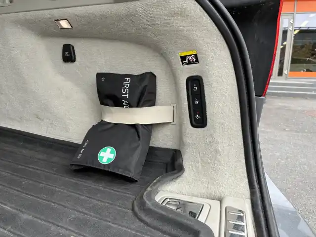 Harmaa Farmari, Volvo V90 Cross Country – LRH-812