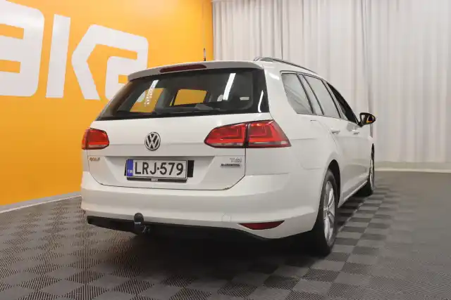 Valkoinen Farmari, Volkswagen Golf – LRJ-579