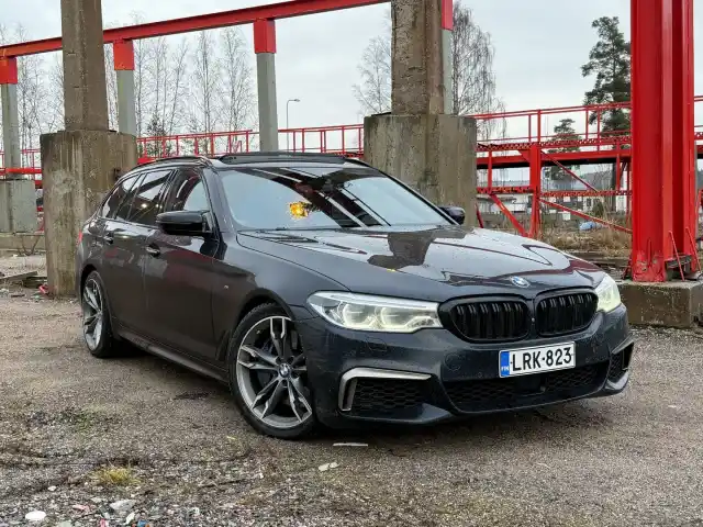 Musta Farmari, BMW M550D – LRK-823