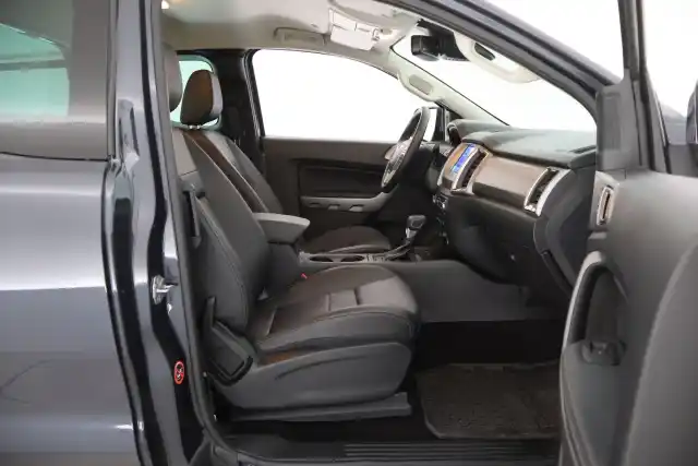 Harmaa Avolava, Ford Ranger – LRK-915