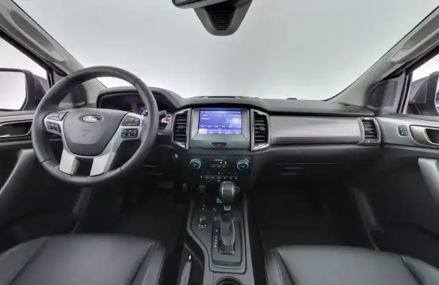 Harmaa Avolava, Ford Ranger – LRK-915