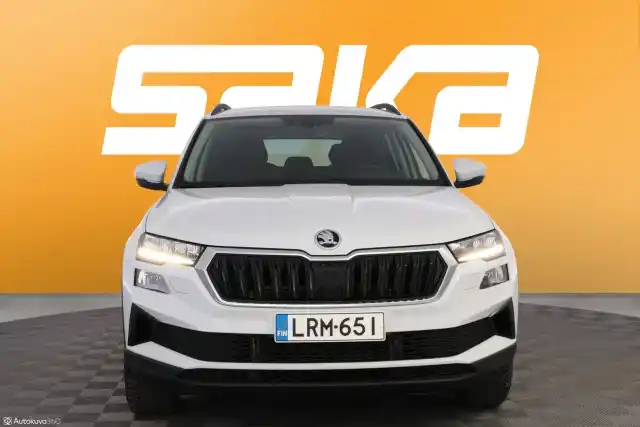 Valkoinen Maastoauto, Skoda Karoq – LRM-651