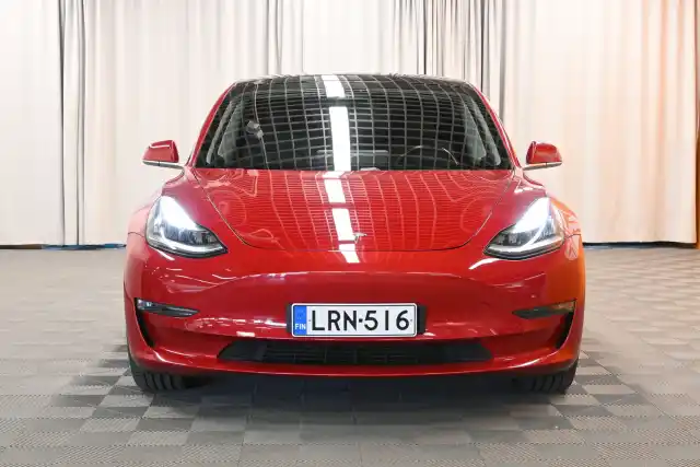 Punainen Sedan, Tesla Model 3 – LRN-516