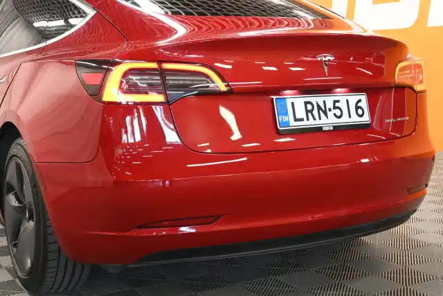 Punainen Sedan, Tesla Model 3 – LRN-516