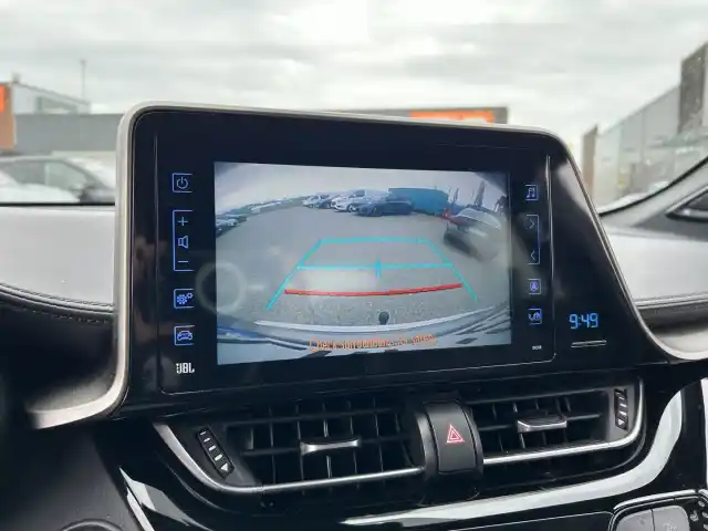 Harmaa Maastoauto, Toyota C-HR – LRP-298