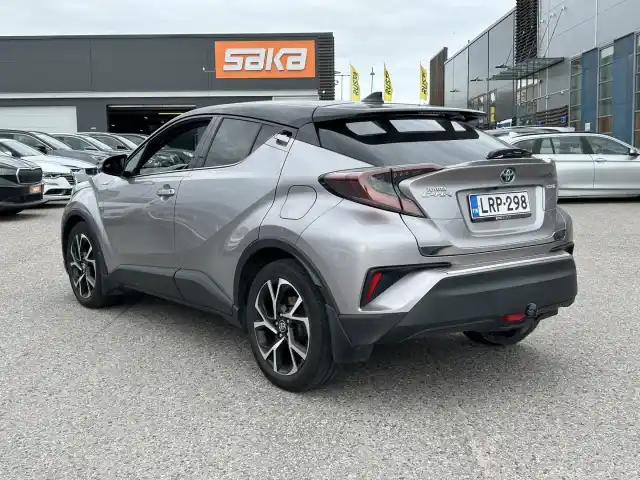 Harmaa Maastoauto, Toyota C-HR – LRP-298