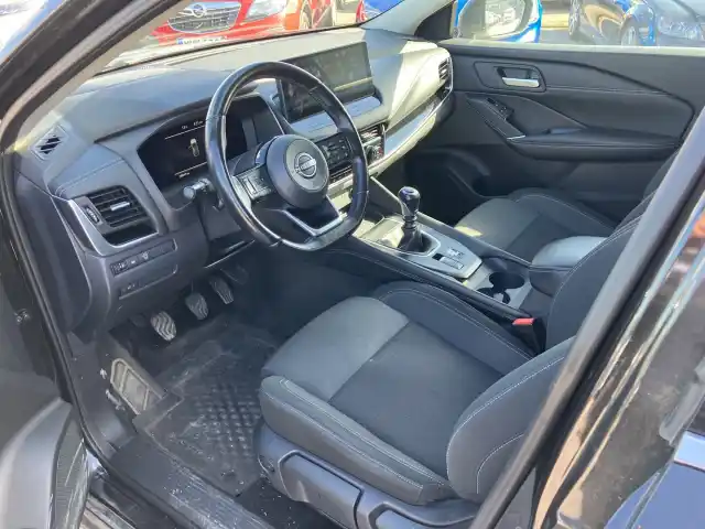 Musta Maastoauto, Nissan Qashqai – LRP-581