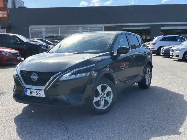 Musta Maastoauto, Nissan Qashqai – LRP-581