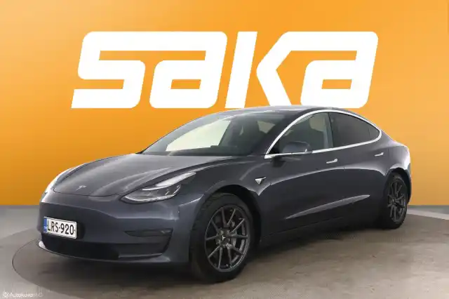 Harmaa Sedan, Tesla Model 3 – LRS-920