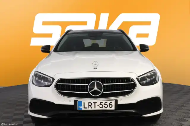 Valkoinen Farmari, Mercedes-Benz E – LRT-556