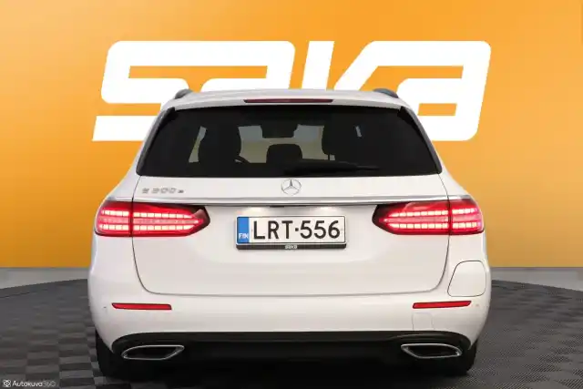 Valkoinen Farmari, Mercedes-Benz E – LRT-556