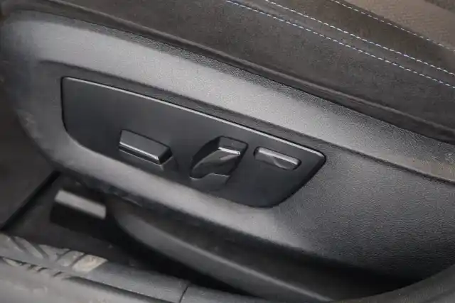 Sininen Farmari, BMW 530 – LRT-755