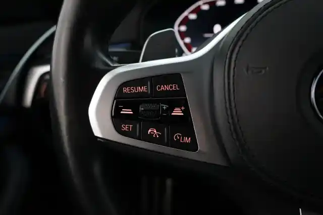 Sininen Farmari, BMW 530 – LRT-755