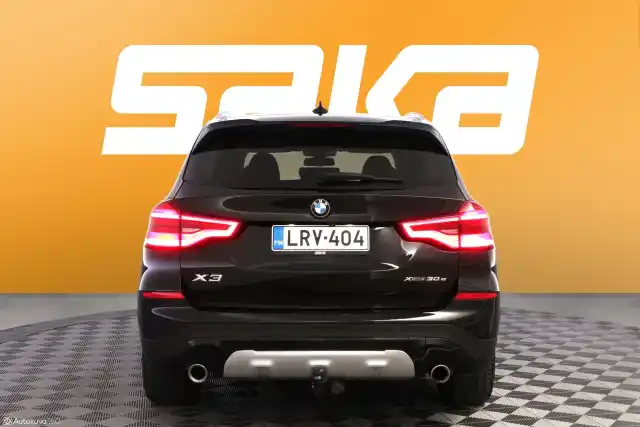 Musta Maastoauto, BMW X3 – LRV-404
