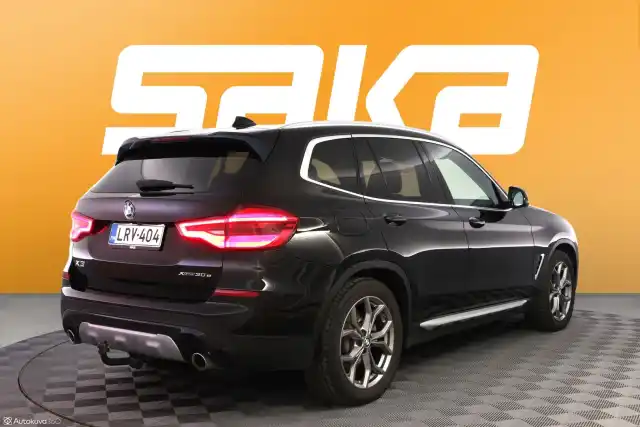 Musta Maastoauto, BMW X3 – LRV-404