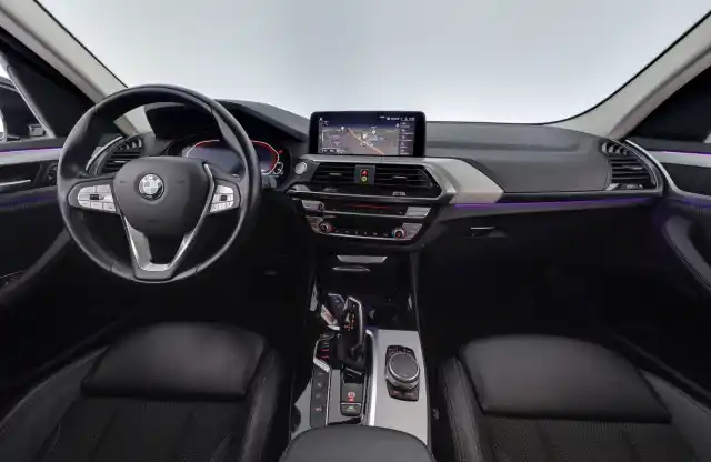 Musta Maastoauto, BMW X3 – LRV-404