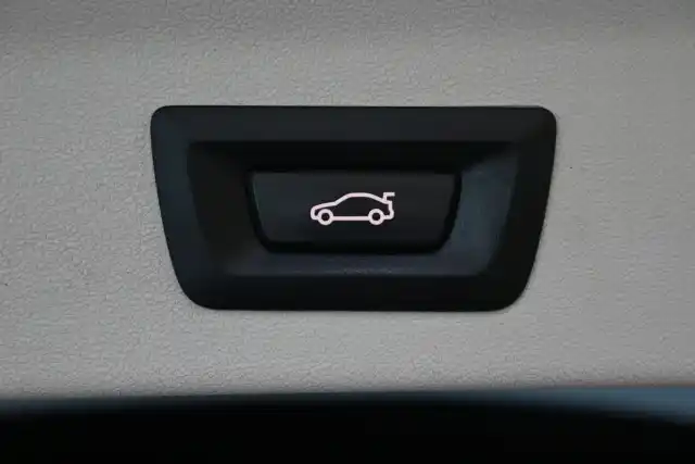 Musta Maastoauto, BMW X3 – LRV-404