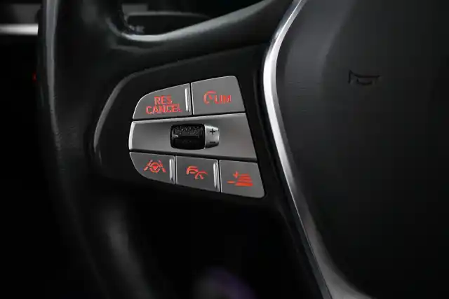 Musta Maastoauto, BMW X3 – LRV-404