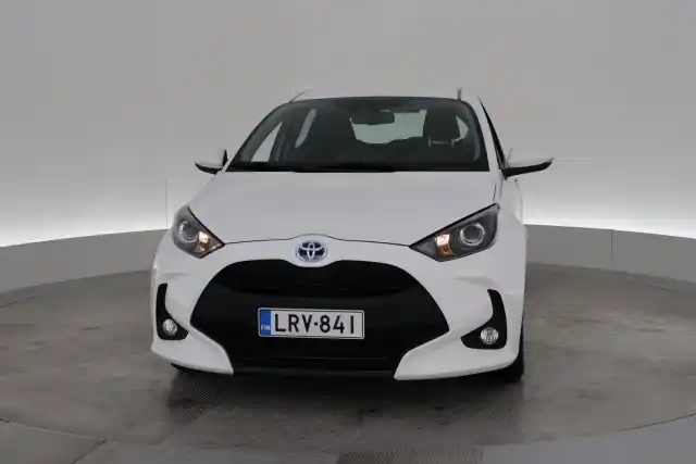 Valkoinen Viistoperä, Toyota Yaris – LRV-841