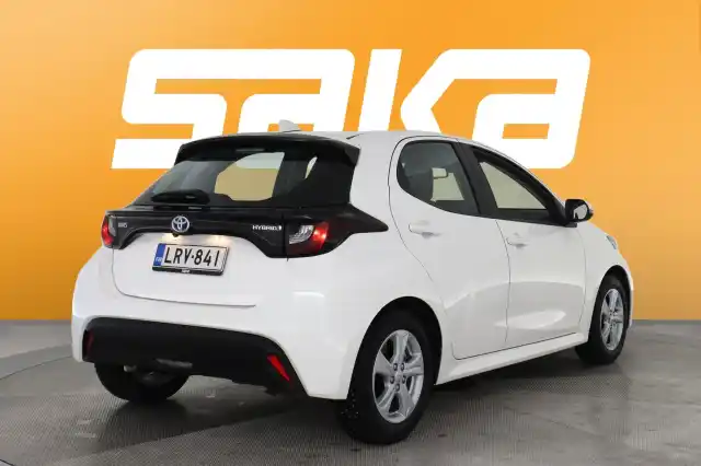 Valkoinen Viistoperä, Toyota Yaris – LRV-841