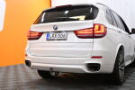 Valkoinen Maastoauto, BMW X5 – LRX-306, kuva 7