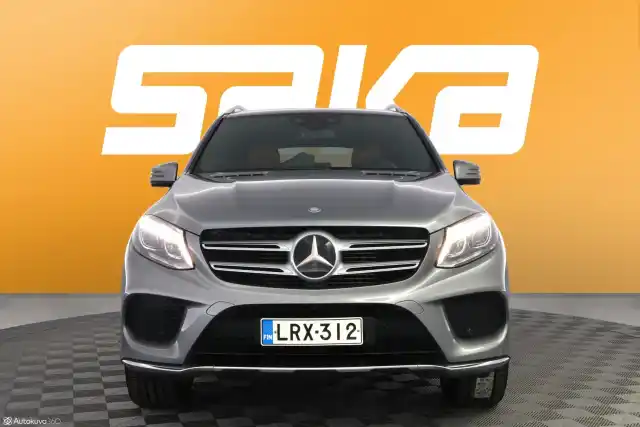 Harmaa Maastoauto, Mercedes-Benz GLE – LRX-312