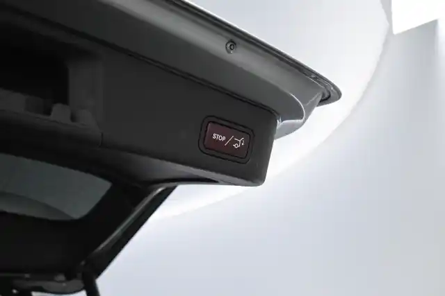 Harmaa Maastoauto, Mercedes-Benz GLE – LRX-312