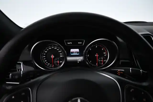 Harmaa Maastoauto, Mercedes-Benz GLE – LRX-312