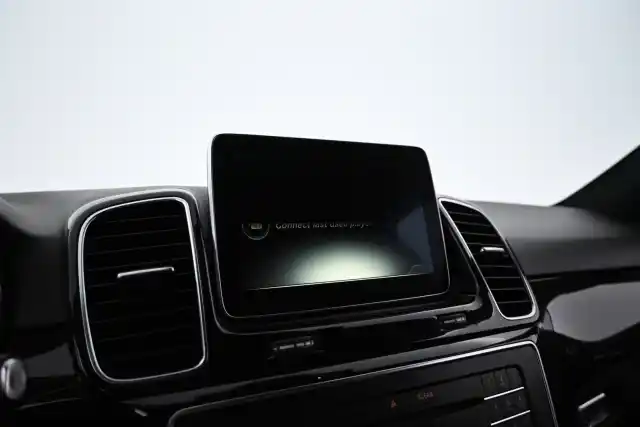 Harmaa Maastoauto, Mercedes-Benz GLE – LRX-312