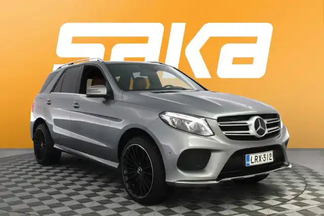 Harmaa Maastoauto, Mercedes-Benz GLE – LRX-312