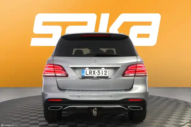 Harmaa Maastoauto, Mercedes-Benz GLE – LRX-312