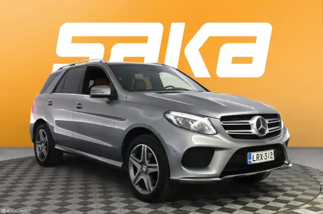 Harmaa Maastoauto, Mercedes-Benz GLE – LRX-312