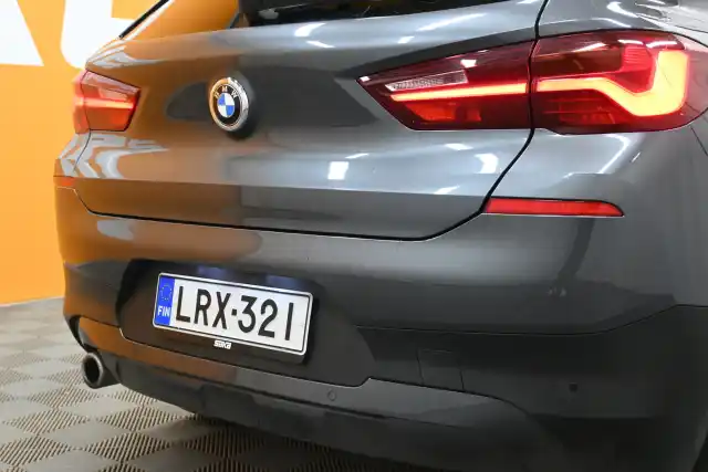 Harmaa Farmari, BMW X2 – LRX-321